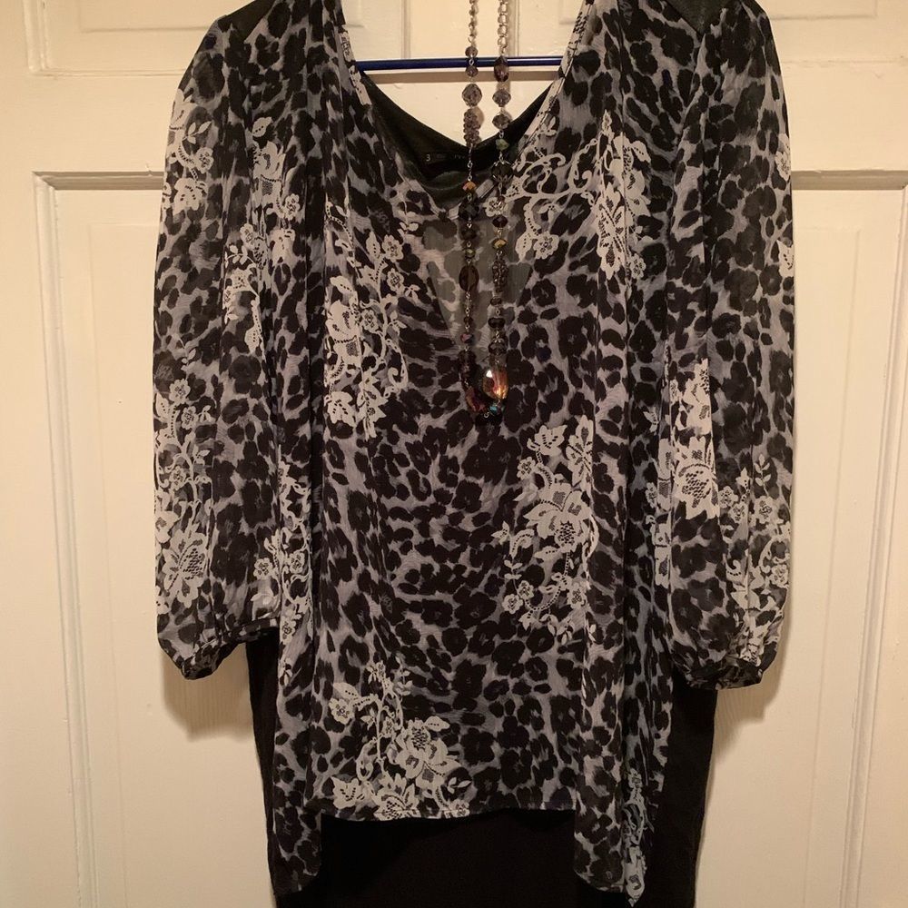 Maurice’s Sheer Leopard & Leather Top Sz 3 - Picture 2 of 8
